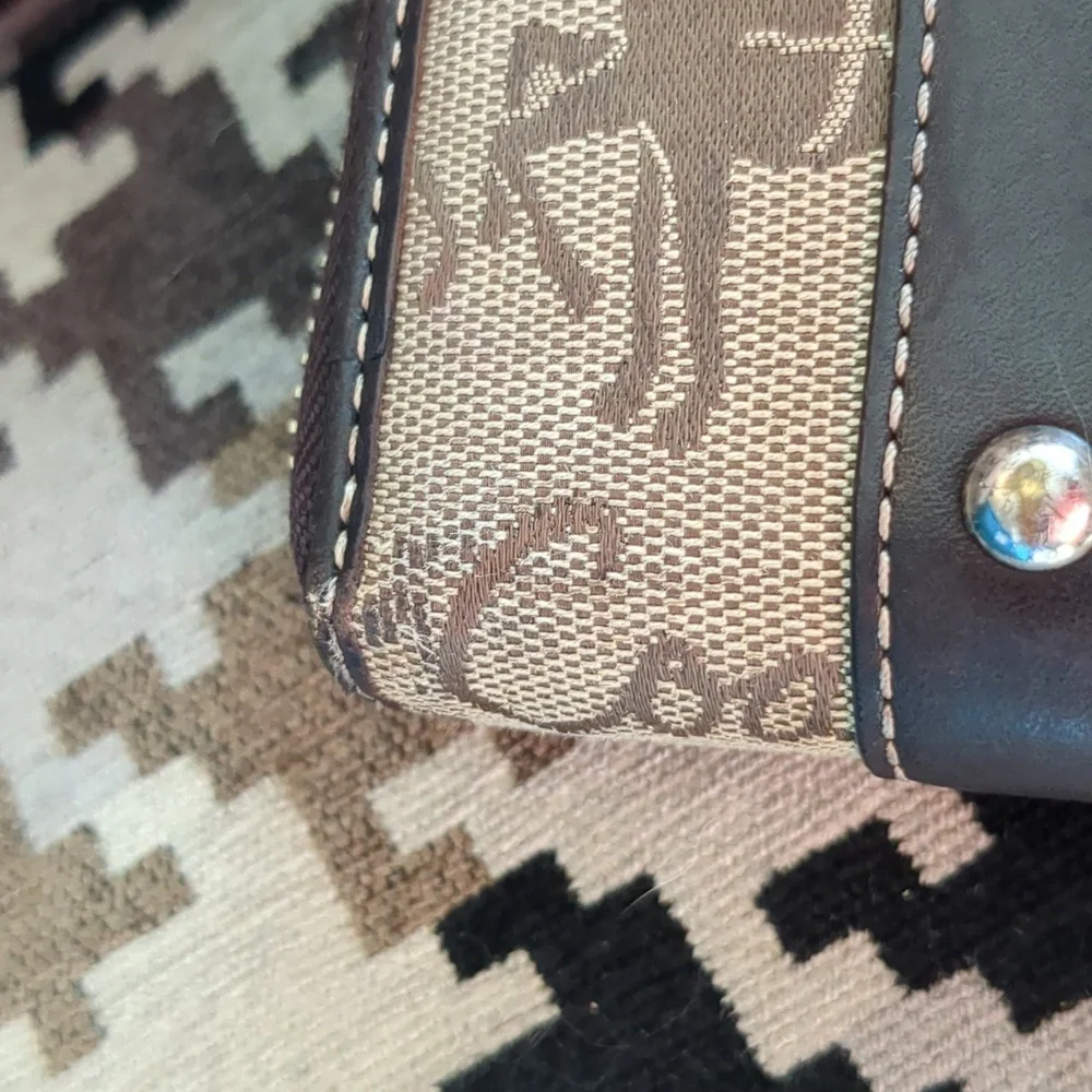 Coach Chelsea Horse And Carriage Wallet